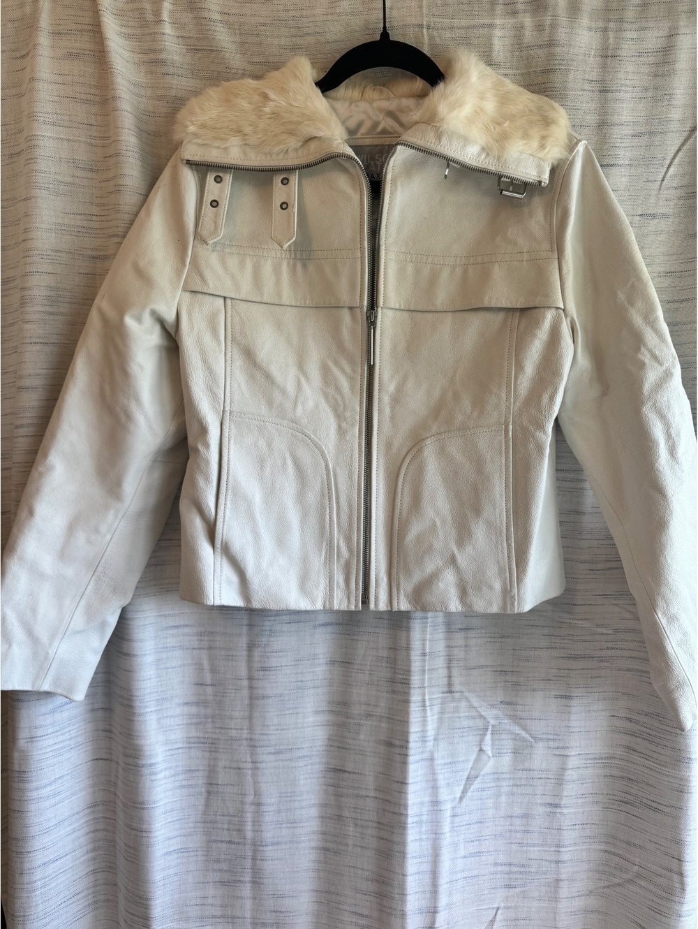 Wilsons Leather Maxima Women's White Leather Jacket with Faux Fur Collar, Size M